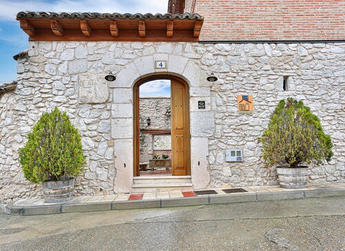 Country House 'El Lagar' with Private Terrace, Private Garden and Wi-Fi