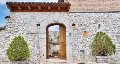 Country House 'El Lagar' with Private Terrace, Private Garden and Wi-Fi