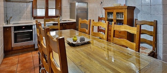 Country House 'El Lagar' with Private Terrace, Private Garden and Wi-Fi