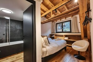 7 室のベッドルーム、アイロン / アイロン台、WiFi (無料)、ベッドシーツ