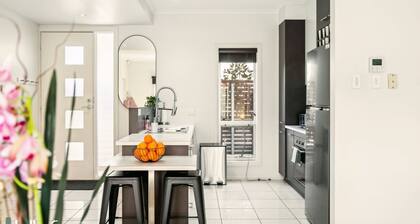 3 BR Townhouse Near Airport-City-Beach