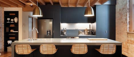 Apartment, 2 Bedrooms, Non Smoking | Private kitchen | Full-size fridge, microwave, oven, stovetop