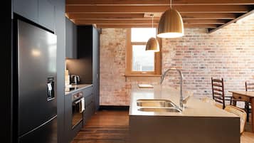 Apartment, 2 Bedrooms, Non Smoking | Private kitchen | Full-sized fridge, microwave, oven, stovetop