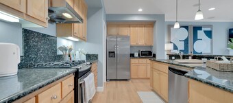 Convenient and Accessible, Park + BBQ + Pool +Gym