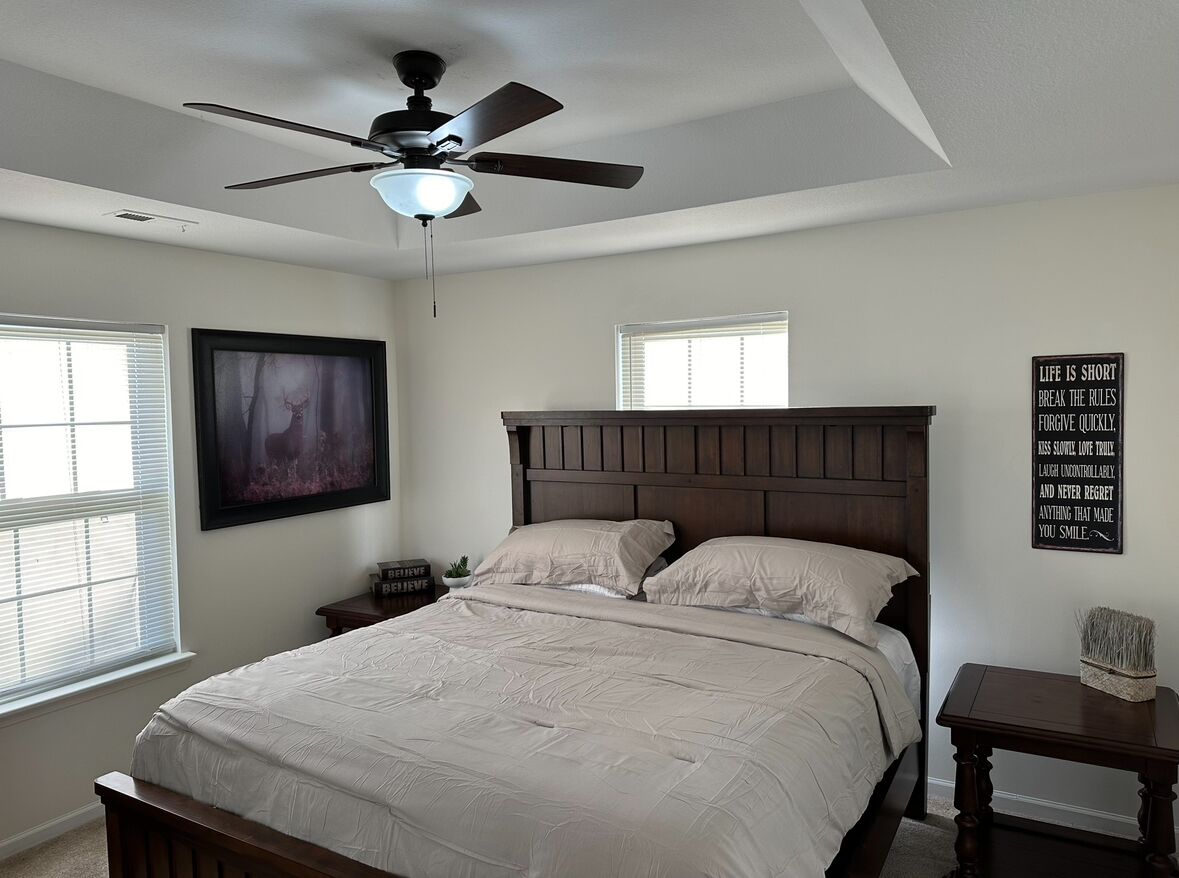 3 室のベッドルーム、アイロン / アイロン台、WiFi (無料)、ベッドシーツ