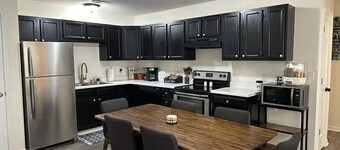 3-bedroom Ranch Duplex in charming Columbia with WiFi, 6 miles to Mizzou Arena