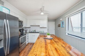 Mikrowelle, Ofen, Herdplatte, Geschirrspüler