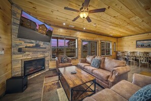Smart TV, chimenea y videojuegos 