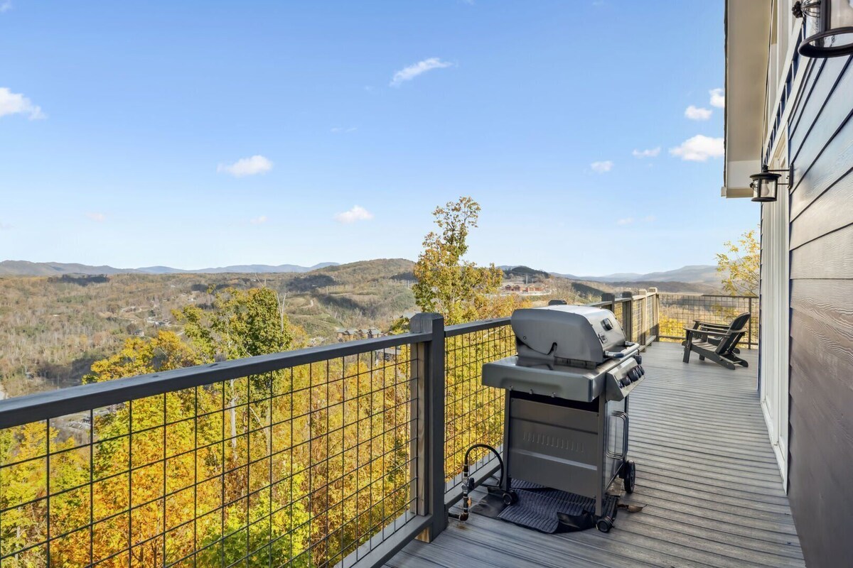 Photo 62 of "Close Enough to Perfect" – Luxurious 4-Bedroom Cabin with Game Room & Stunning Views!