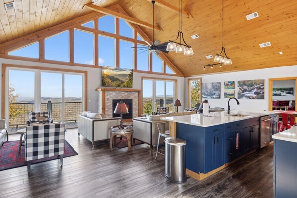 Interior - "Close Enough to Perfect" – Luxurious 4-Bedroom Cabin with Game Room & Stunning Views! (Gatlinburg)