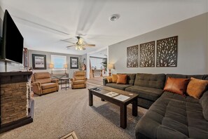 TV, fireplace