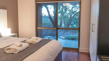 4 habitaciones, tabla de planchar con plancha y wifi gratis