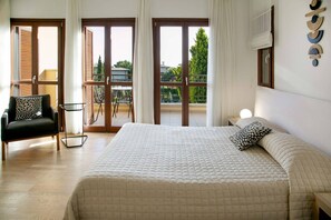 2 bedrooms, iron/ironing board, Internet, bed sheets