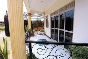 Front of property - Sarai Hotel (Fort Portal)
