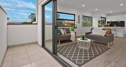 Stylish 2BR – Close to CBD, Airport + Car Park