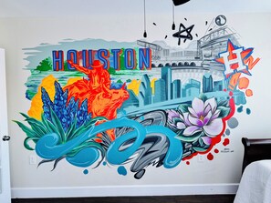 5 chambres, bureau, fer et planche à repasser, lit parapluie