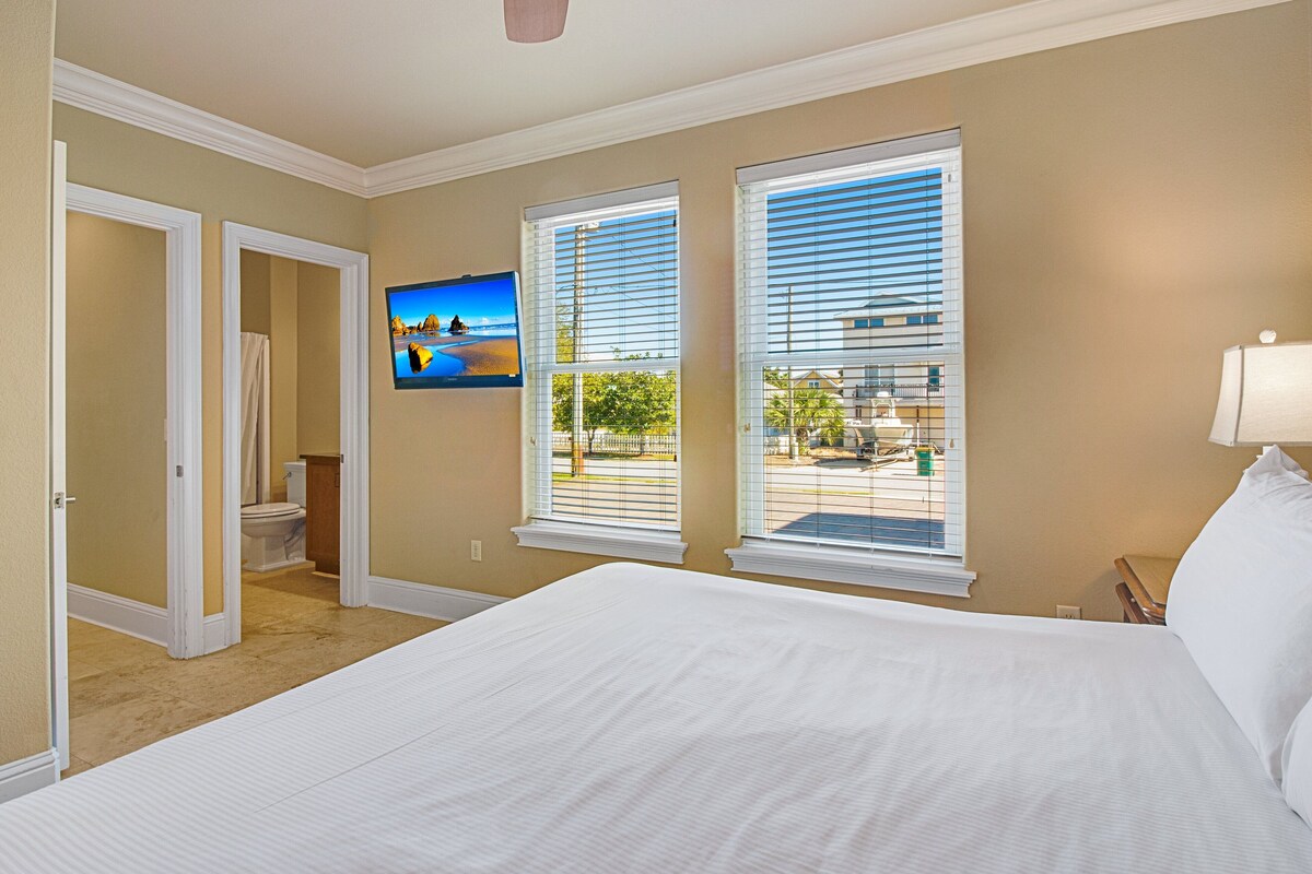 Photo 48 of 🌞 Walking on Sunshine | Golf Cart | Movie Theater | 2 Pools | Free Parasailing and Golf!
