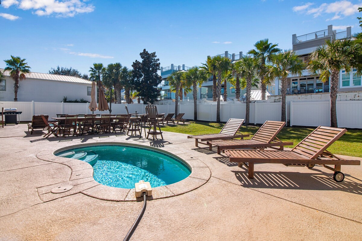 Photo 4 of 🌞 Walking on Sunshine | Golf Cart | Movie Theater | 2 Pools | Free Parasailing and Golf!