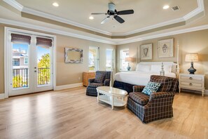 11 habitaciones, tabla de planchar con plancha y cuna de viaje 