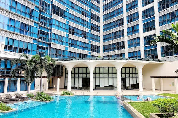 2 outdoor pools, open 8:00 AM to 8:00 PM, sun loungers