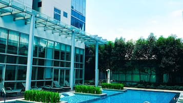 2 outdoor pools, open 8:00 AM to 8:00 PM, sun loungers