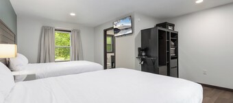 Rustic Lodge | Riverside | WiFi | Pets OK!