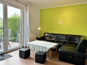 Unclassified image, 2 of 25, button