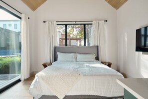 5 Schlafzimmer, Schreibtisch, Bügeleisen/Bügelbrett, kostenloses WLAN