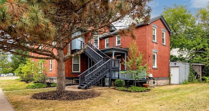 The Adam: 400 near Sportsforce & Kalahari