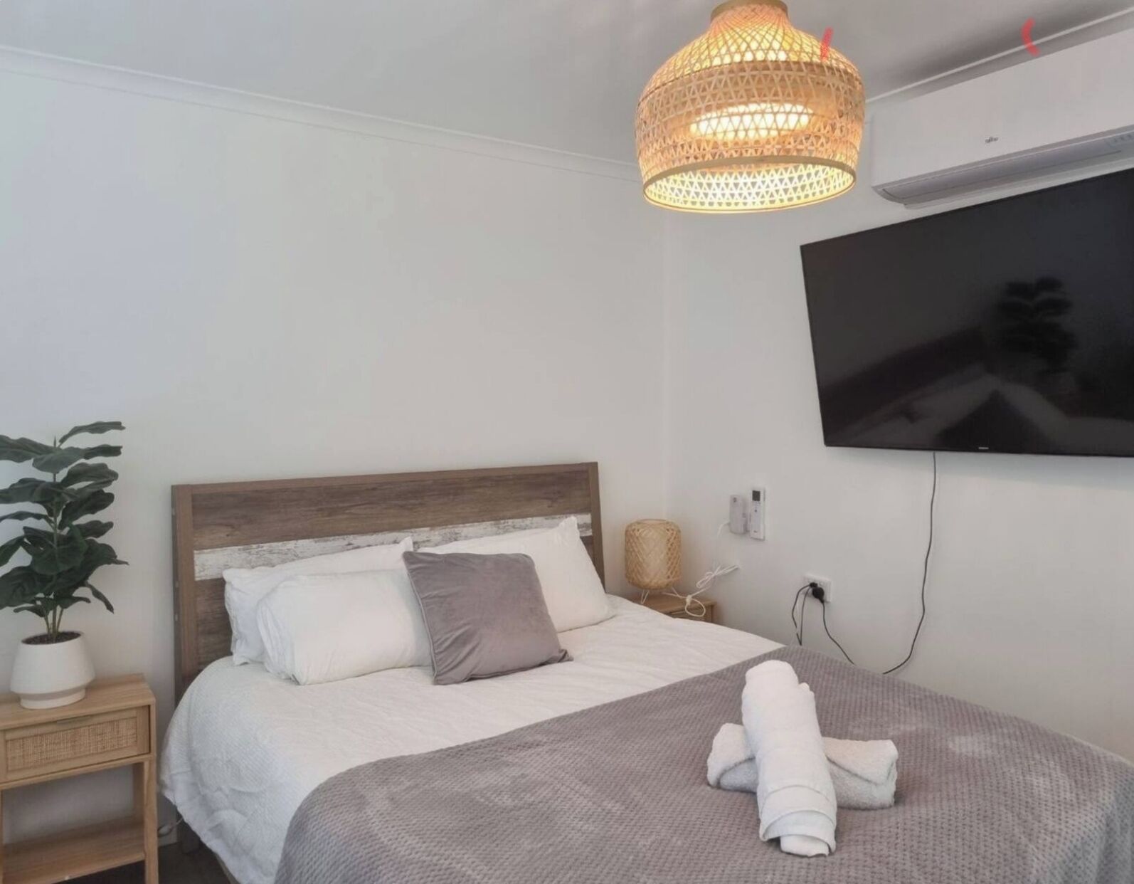 2 slaapkamers, een strijkplank/strijkijzer, wifi, beddengoed