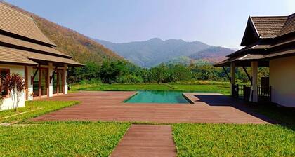 Villa Mae Hong Son - Superb 3-bedroom private pool villa with WiFi