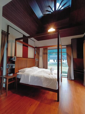 3 habitaciones, caja de seguridad en la habitación y escritorio