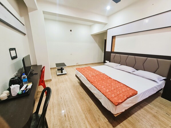 Laptop workspace, cribs/infant beds, free WiFi, bed sheets - The Nalanda Heritage (Rajgir)