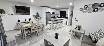 White House in Viñedos del Mar (3 floors)