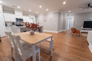 Dining - New build 4-bedroom house with fast WiFi and AC in peaceful North Charleston (North Charleston)