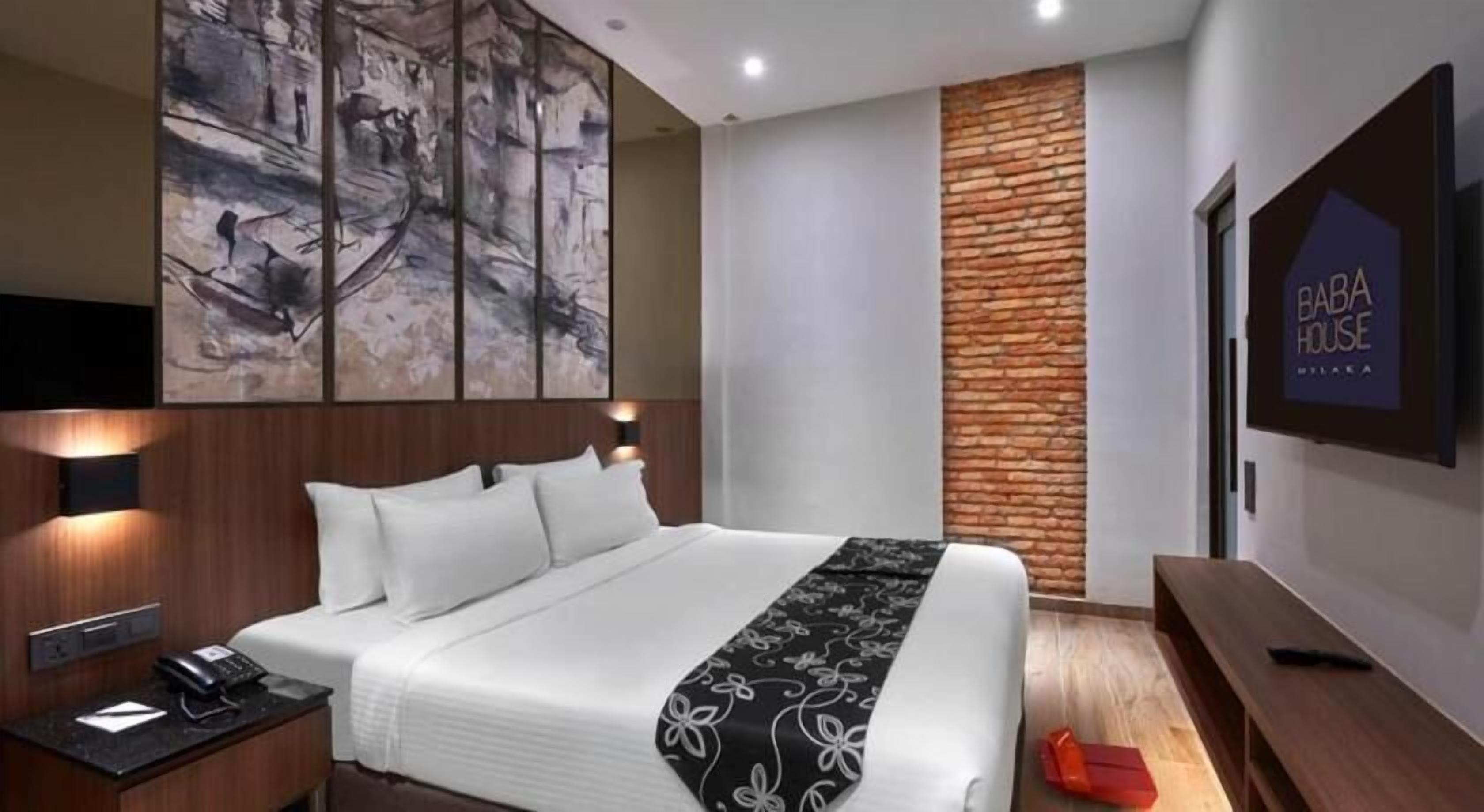 In-room safe, blackout drapes, iron/ironing board, free WiFi