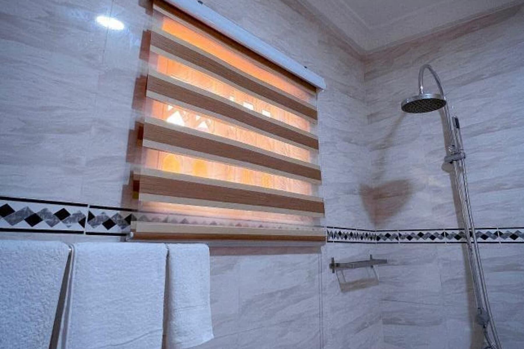 Douche, serviettes fournies