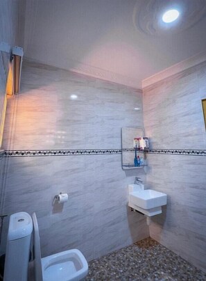 Shower, towels