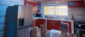 Accra-5Bedroom-3Bathroom-PrivateParking