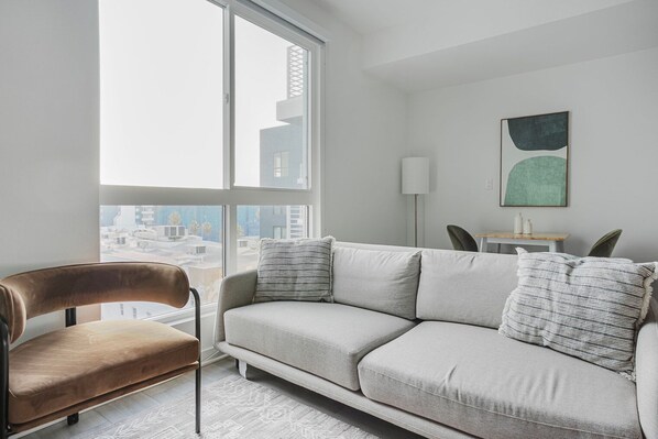 Fernseher, Stereoanlage