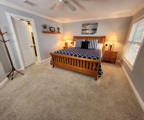 4 slaapkamers, een strijkplank/strijkijzer, wifi, beddengoed