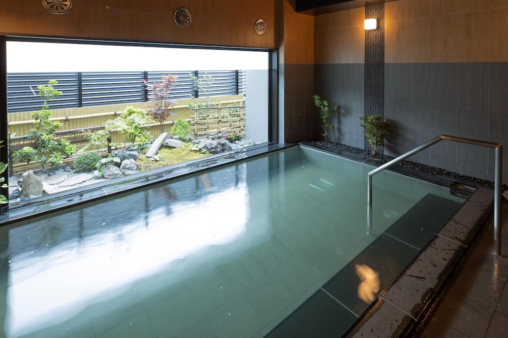 Hotel Route Inn Grand Wakayama Eki Higashiguchi