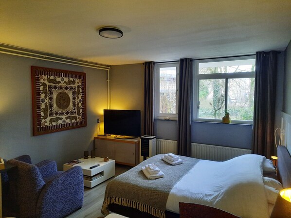 1 bedroom, iron/ironing board, WiFi, bed sheets