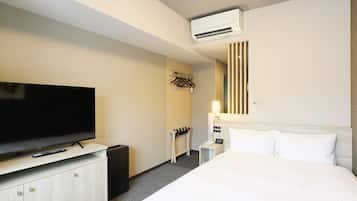 Escritorio y espacio para trabajar con laptop