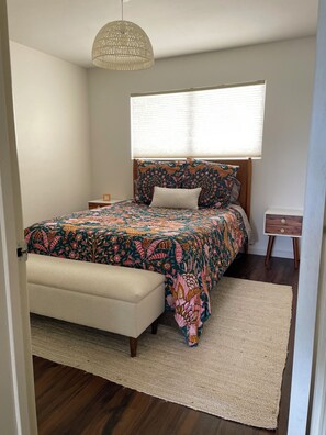 2 bedrooms, free WiFi, bed sheets - Charming 2-bedroom house in lovely Cayucos with ocean views  (Cayucos)