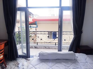 Basic Apartment, Balcony, City View | Desk, laptop workspace, free WiFi, bed sheets - Jasminsorium (Phnom Penh)