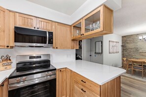 Coffee/tea maker, fridge, microwave, oven - Steps to Gondola, Ski-In, 1 Block Main St, Hot Tub (Breckenridge)