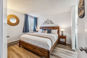 2 bedrooms, travel crib, WiFi