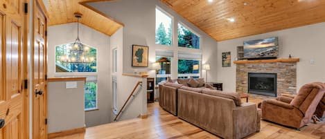 TV, peis og DVD-spiller