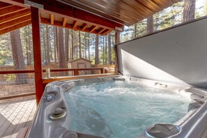 Tina de hidromasaje al aire libre